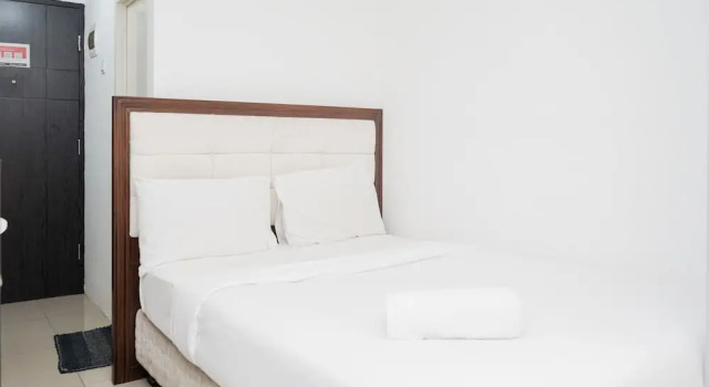 Warm Studio at Baileys Apartment, Book Apartment Hotels in South Tangerang with a Pool, Swimming Pool