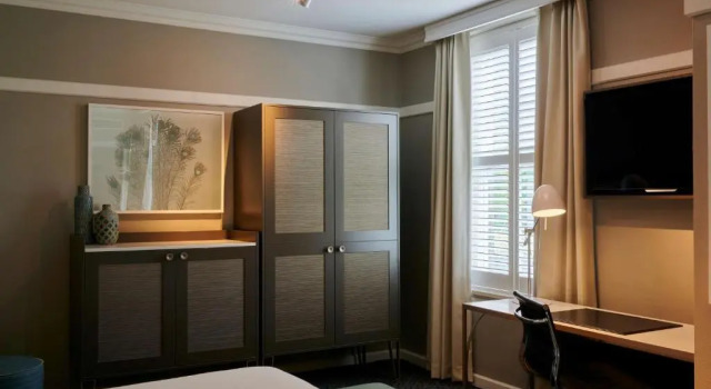Двухместный номер Standard с балконом Hotel Kurrajong Canberra