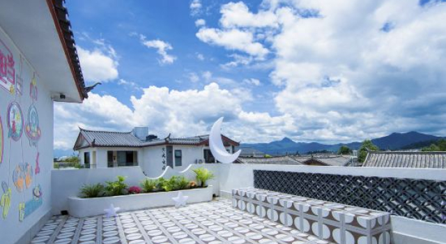 Jinti Meilin Homestay, Book Hotel Hoteller i Lijiang med parkering, Parkering