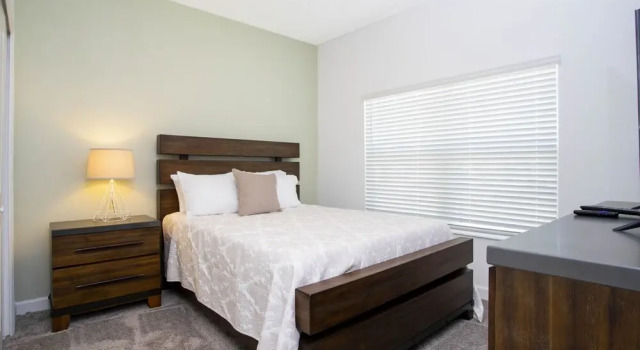 Gorgeous 5 Bd w/ Pool Close to Disney @ Champions Gate 948