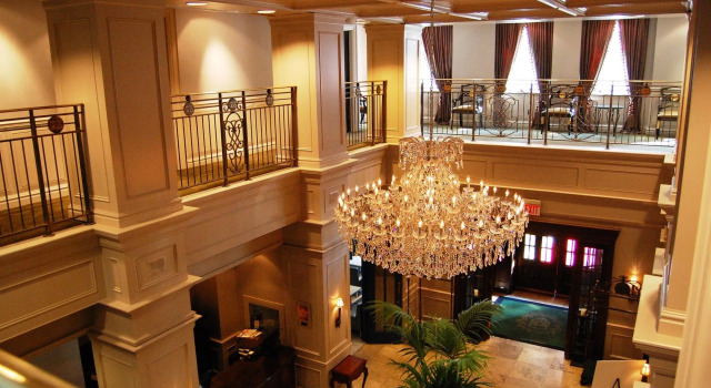 Windsor Arms Hotel, Забронировать Отель Бизнес-отели Торонто, рядом с George R. Gardiner Museum of Ceramic Art, 4* 5*