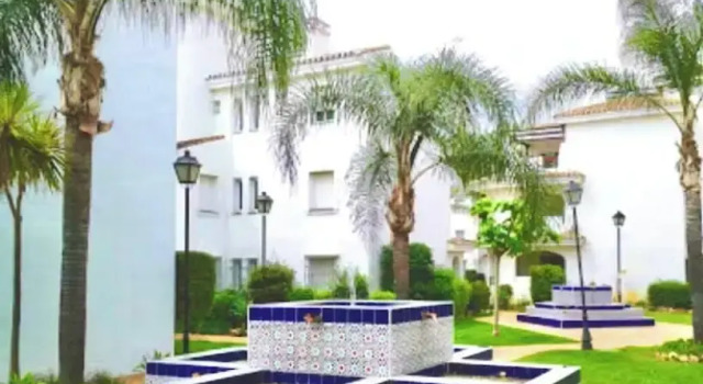 Апартаменты Beach Apartment - Sleeps 6, Pool & Private Terrace