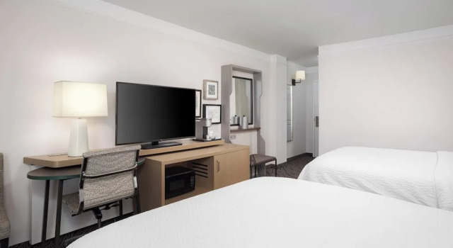 Четырёхместный номер Standard с балконом и oceanfront Holiday Inn Resort Oceanfront at Surfside Beach by IHG