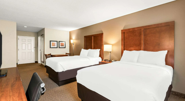 Четырёхместный номер Standard Comfort Inn & Suites North Conway