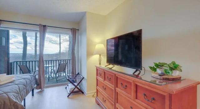 Апартаменты с балконом Bellaire Condo - Walk to Shanty Creek Resort!