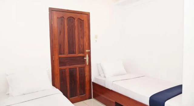 Standard Doppel Zimmer Hotel Olympic Semarang by Sajiwa