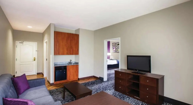 Двухместный люкс c 1 комнатой La Quinta by Wyndham Baton Rouge Denham Springs