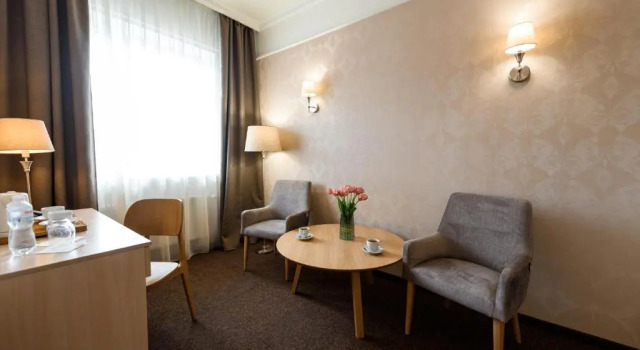 Полулюкс Nota Bene Hotel & Restaurant