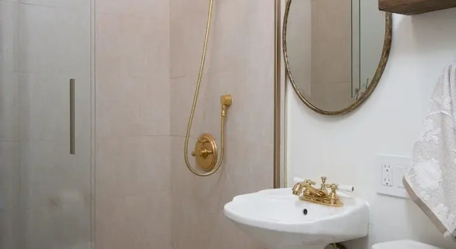 Апартаменты Historic Building Studio! CDC Cleaning Standards