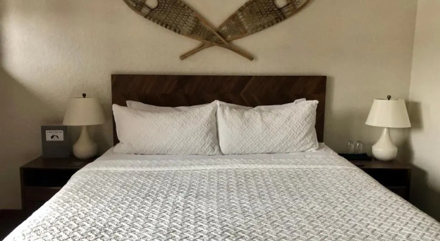 Номер Standard с видом на горы A Bear and Bison Country Inn