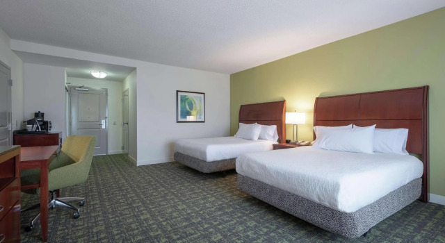 Четырёхместный люкс Hilton Garden Inn Meridian