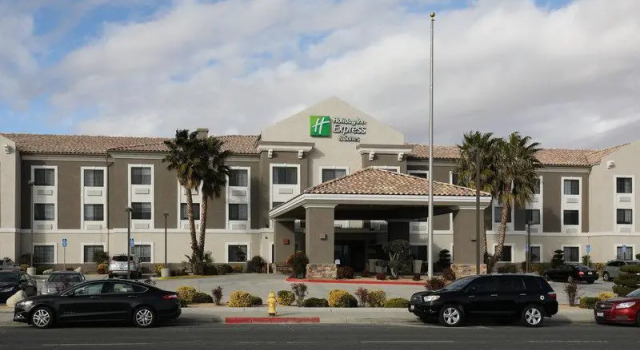 Люкс c 1 комнатой Holiday Inn Express Hotel & Suites Hesperia by IHG