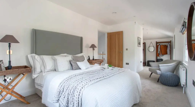 Chic & Luxurious Townhouse - Central Marlow