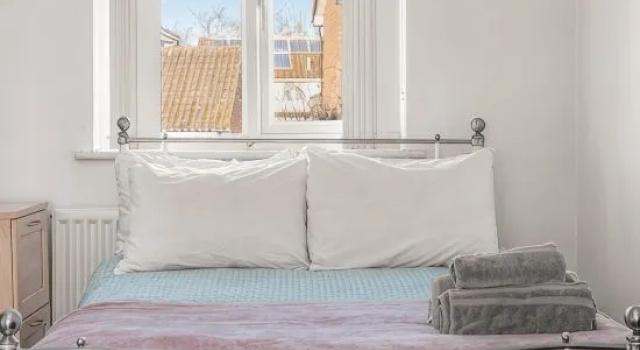 Apt 1: Cosy Ground-Floor Flat - By ShireStays
