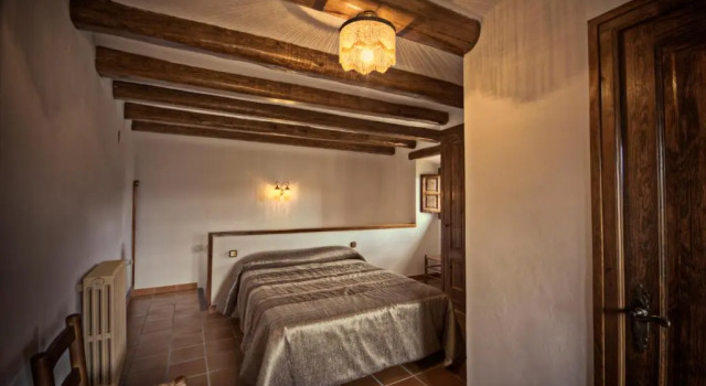 Коттедж с 3 комнатами Castell D´Orpí (Can Magí)