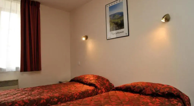 Logis Hôtel Le Val de Vence, Réserver Hôtel Launois-sur-Vence 