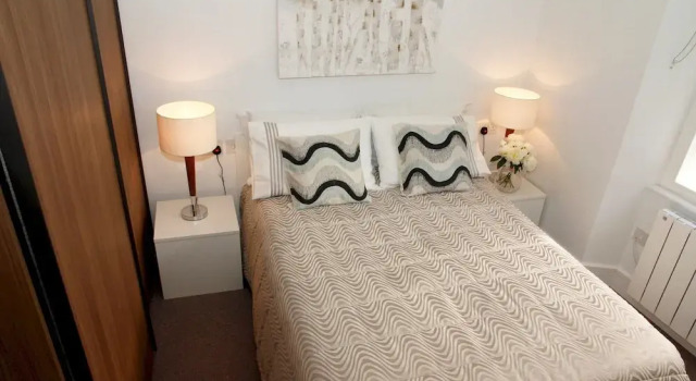 3B Princes Square Luxurious Wonderful Double Bed Apartment
