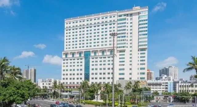 Четырёхместный люкс Business Sun City Hotel Haikou