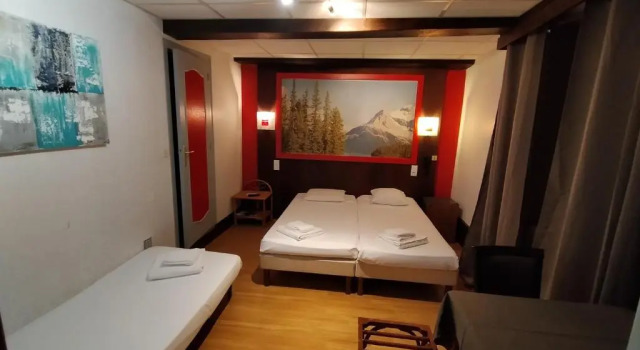 Трёхместный номер Standard с видом на канал Hotel de Savoie