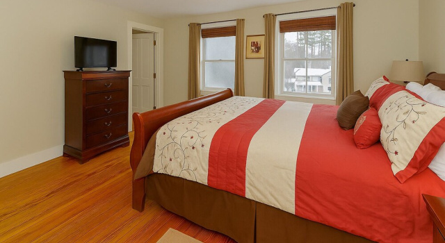 Номер Premium Lakeview Inn
