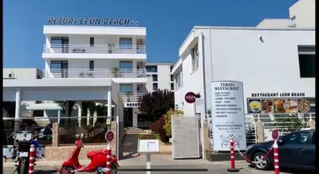 Resort Leon Beach, Book Resort Hotels in Mamaia-Sat with Parking, Parking