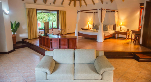 Royal Palm Galapagos, Curio Collection By Hilton, Boek Hotel Santa Rosa 
