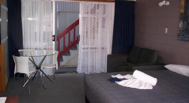 Студия Broadway Motor Inn