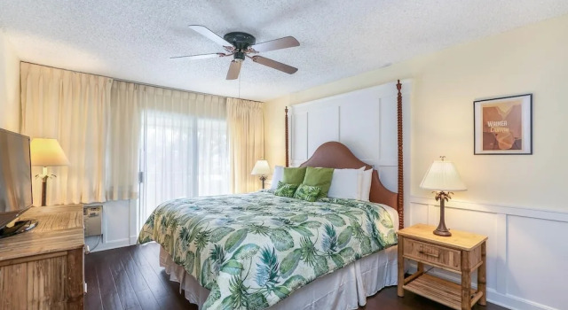Beautifully Upgraded, Full Kitchen, Comfy King Bed, Ac 1 Bedroom Condo by RedAwning