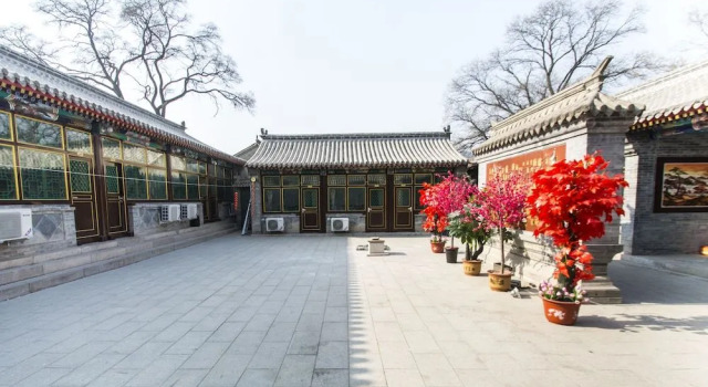 Dongmen Inn, Rezerwuj Hotel Hotele w Badalingzhen z parkingiem, w pobliżu Badaling Station, Parking