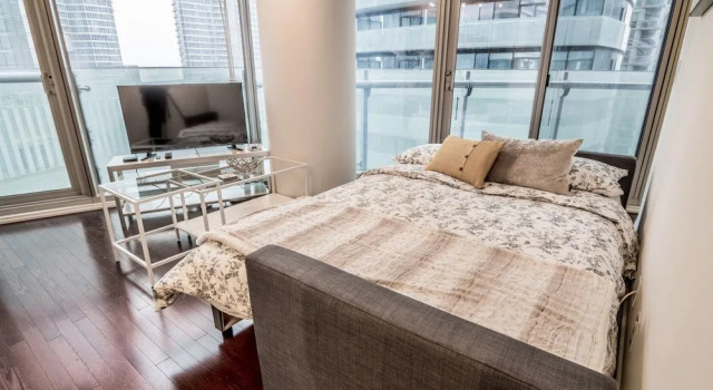 Aoc Suites - Two Bedroom Condo - City/Cn Tower View
