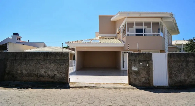 Casa com Piscina Morro das Pedras