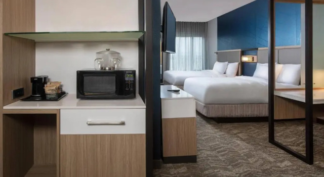 Четырёхместный люкс SpringHill Suites By Marriott Frederick