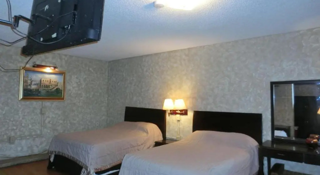 Полулюкс The Garden Villas Hotel