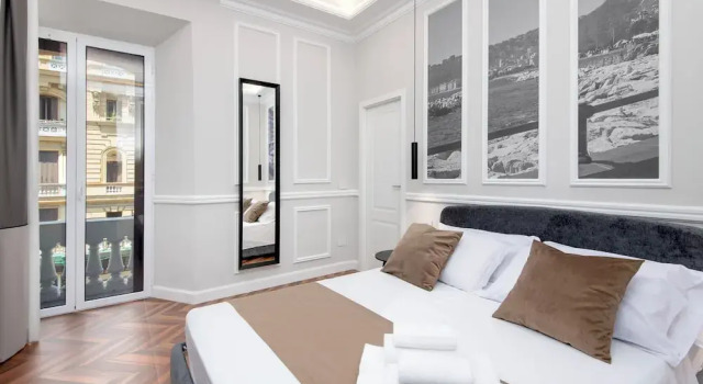 Naples Plaza Duomo, Забронировать Отель Отели Неаполя с парковкой, рядом с Ospedale degli Incurabili, Парковка