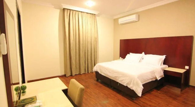 Апартаменты с 2 комнатами Flora Hotel Suites