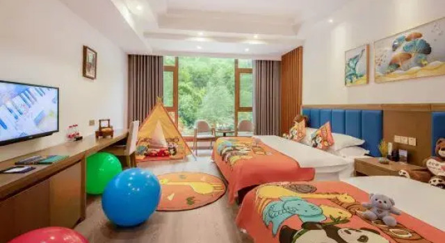 Семейный номер Standard Lixian Bipeng Shiguang Hot Spring Hotel