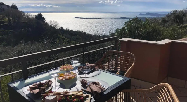 Апартаменты Casa Cecilia, 2 Bedrooms, 1 Bathroom, Lake View, Pool