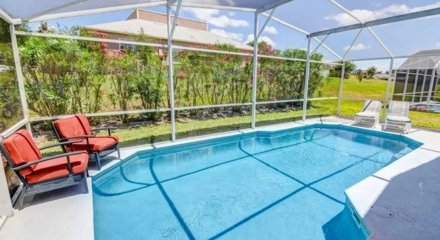 Коттедж с 4 комнатами Southern Breeze Great Pool Space! 4 Bedroom Home by RedAwning