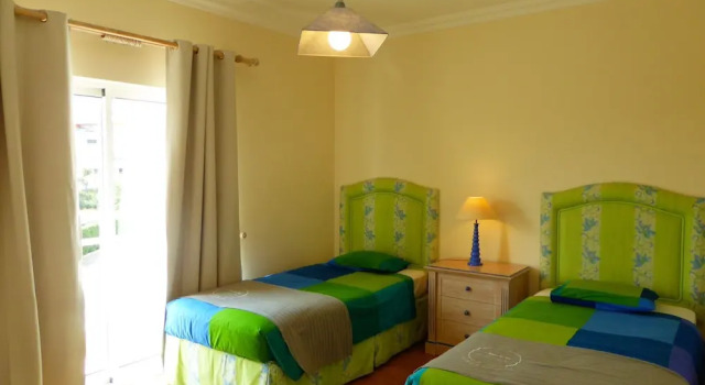 Вилла с 2 комнатами с балконом и с красивым видом из окна Ellegance - Shared Pool - 6 Guests - Vilamoura