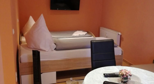Guest House Schloßwache-Zerbst, Prenota Affittacamere Hotel a Garz con parcheggio, Parcheggio