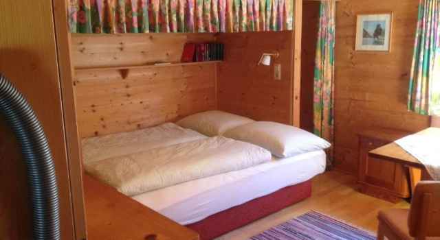 Ferienhaus Zirmheim, Забронировать Отель Отели Пертизау с парковкой, рядом с Zwölferkopflift, Парковка