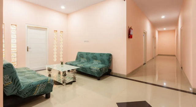 Hotel O Yogyakarta near Universitas Gadjah Mada formerly Sellinas Guesthouse, Rezervasyon Otel Sewon otoparklı oteller, Otopark