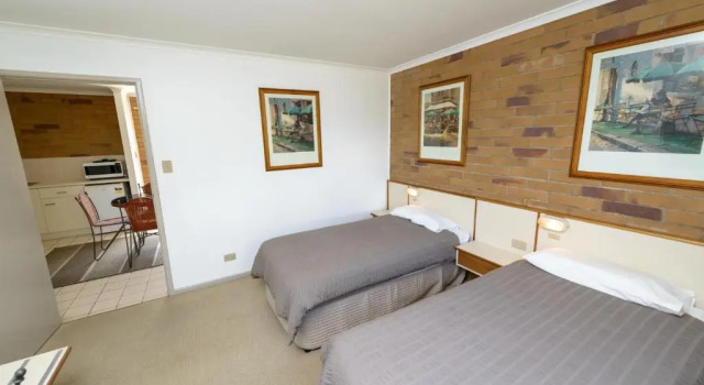 Апартаменты Deluxe Wild Scotsman Motor Inn Gin Gin QLD