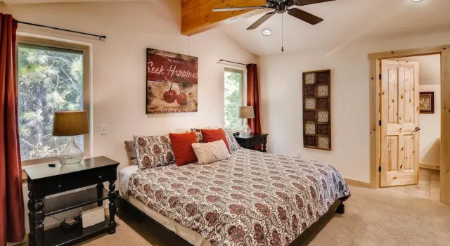 Roslyn Ridge Retreat