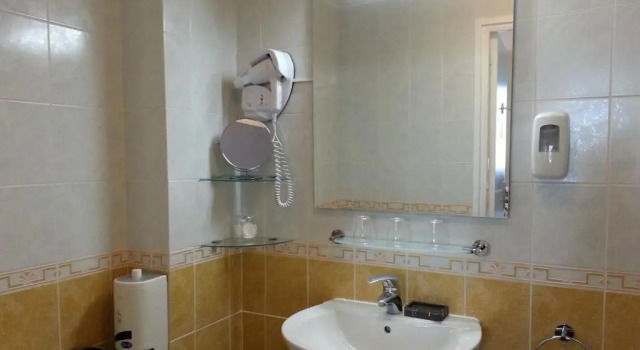 Трёхместный номер Standard Hôtel Lideal le Mountbatten