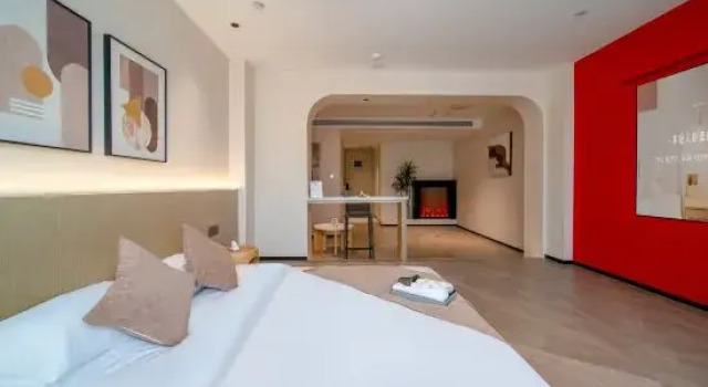 Люкс Luxury Lis Future Hotel (Huaining Dechen Times Square)