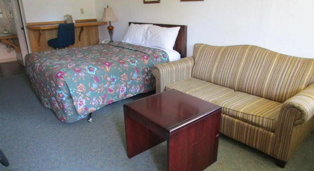 Двухместный люкс Northwoods Motel