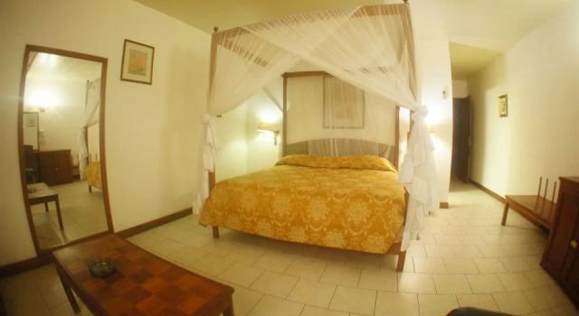 Sunny Hotel Majunga