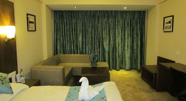 Hotel Pine Spring Srinagar Wazir Bagh, Забронировать Отель СПА-отели Jammu & Kashmir Ski, SPA-услуги