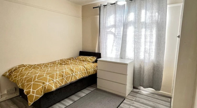 Budget 5-bed Apartment in Barking, Забронировать Апартаменты/квартира Апартаменты Лондона, Апартаменты/квартира